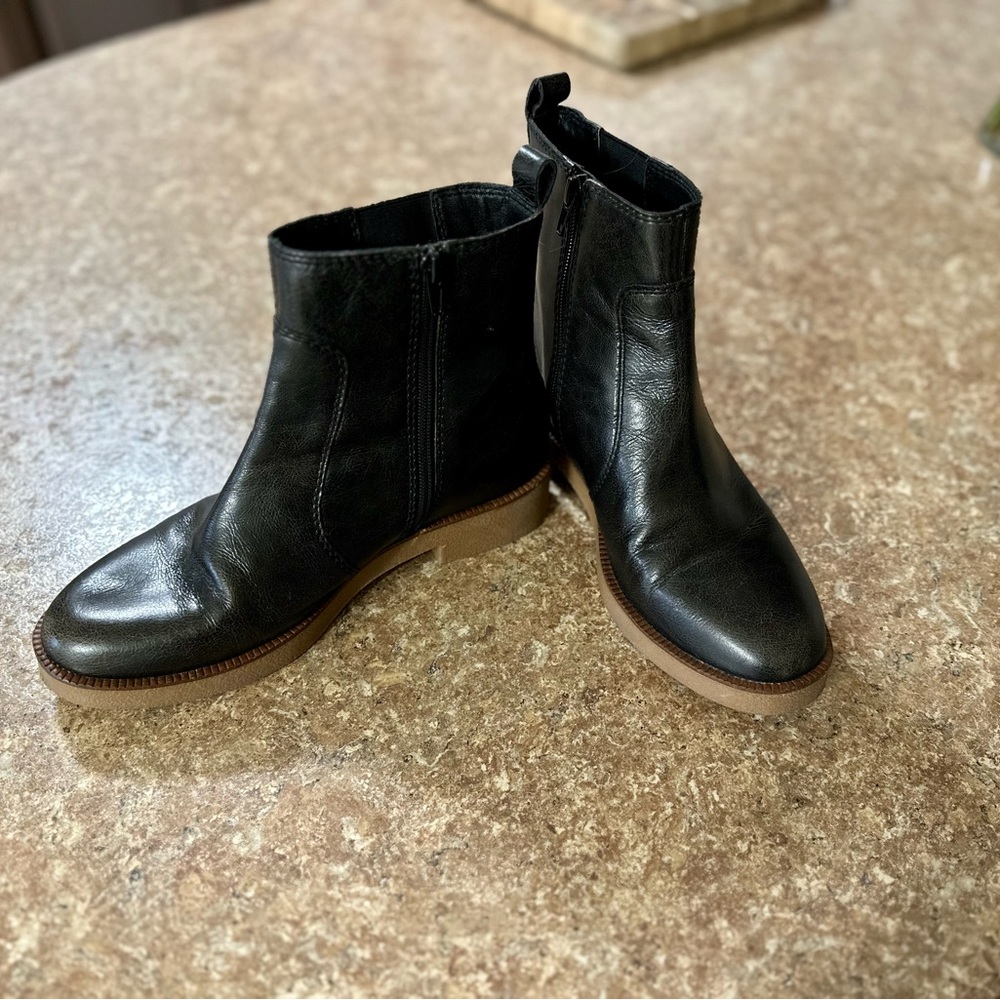 Lucky Brand Ressy Boosts